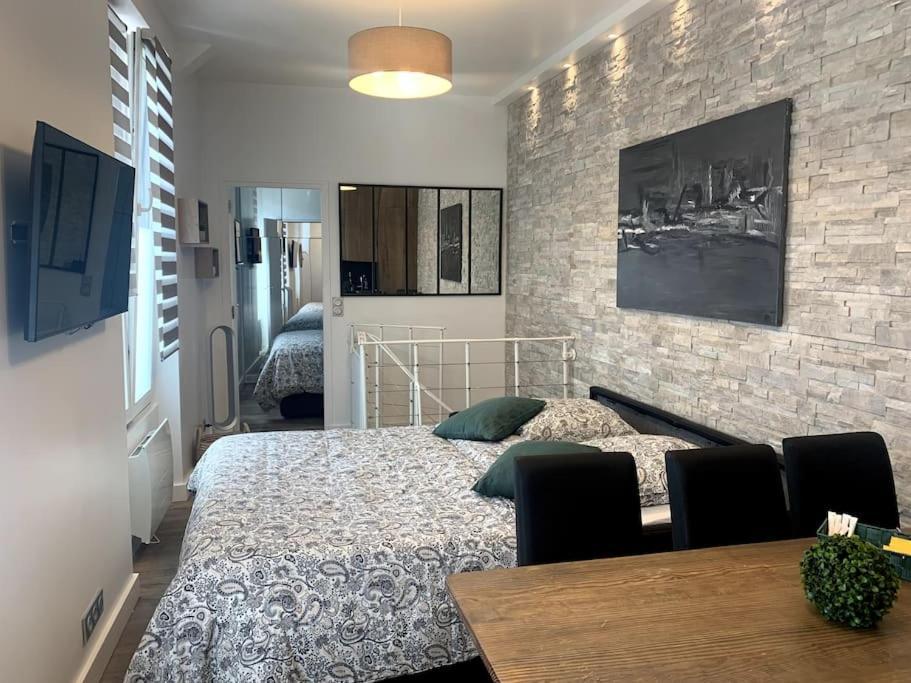03 Tour Eiffel Appartement Pour 7 Personnes Paris Exteriör bild