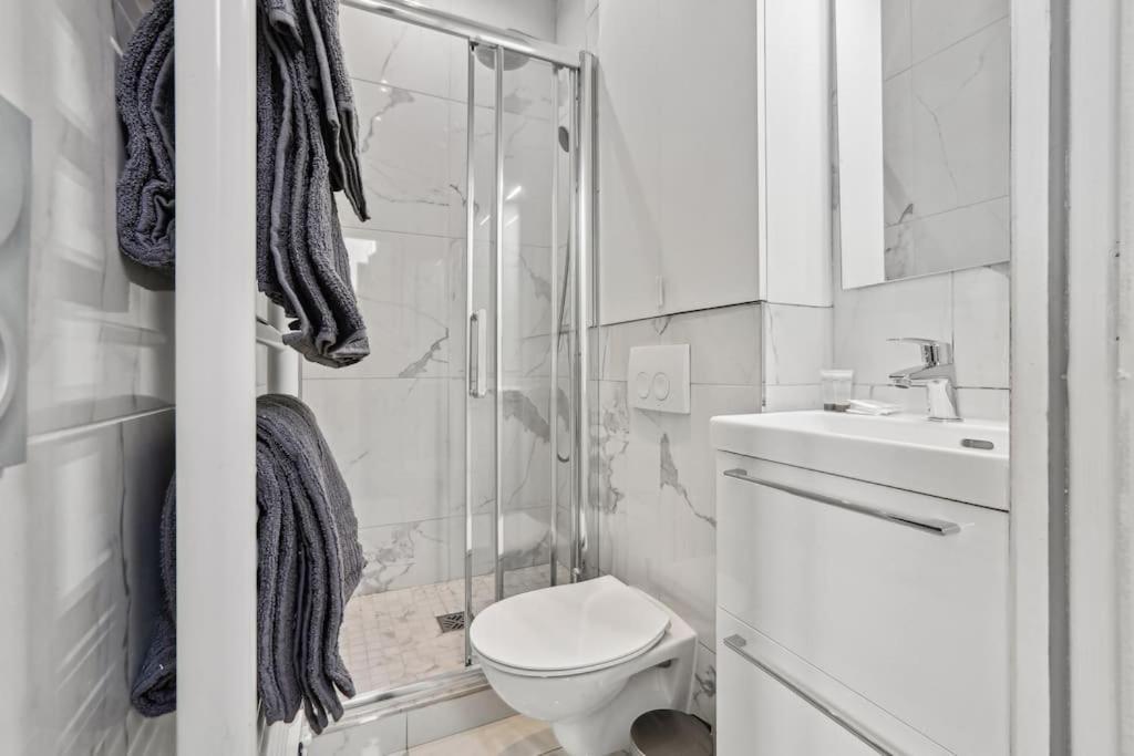 03 Tour Eiffel Appartement Pour 7 Personnes Paris Exteriör bild